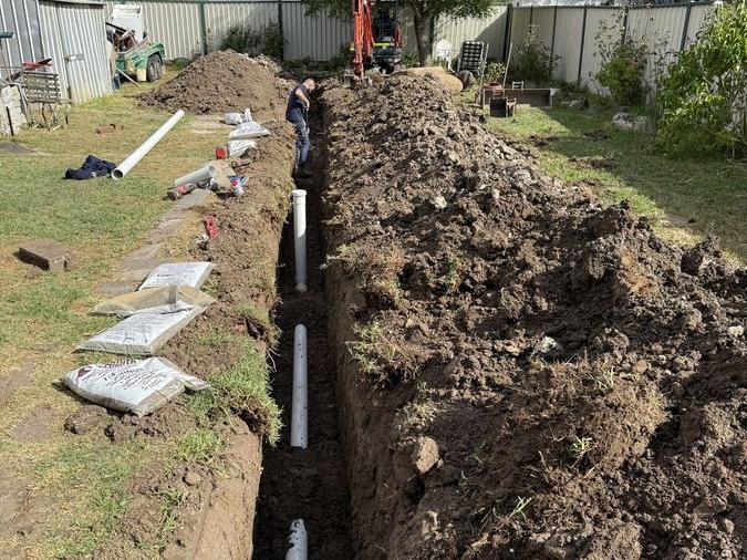 Pipe replacement along an open trench, Malvern